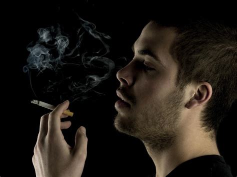 smoking  day  increase psychosis risk study finds