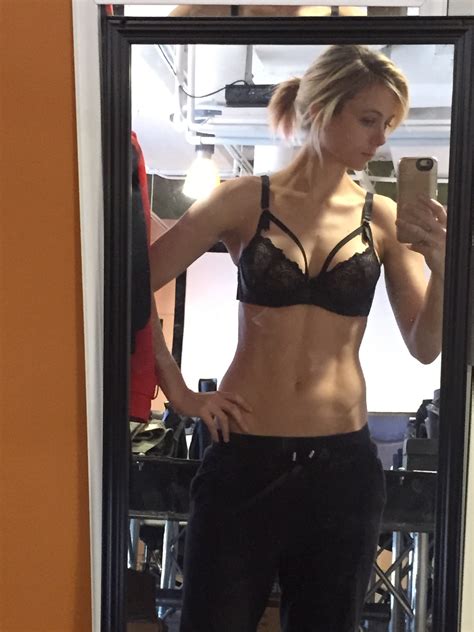 iliza shlesinger showing tits in the latest leaks the fappening 2014 2019 celebrity photo leaks