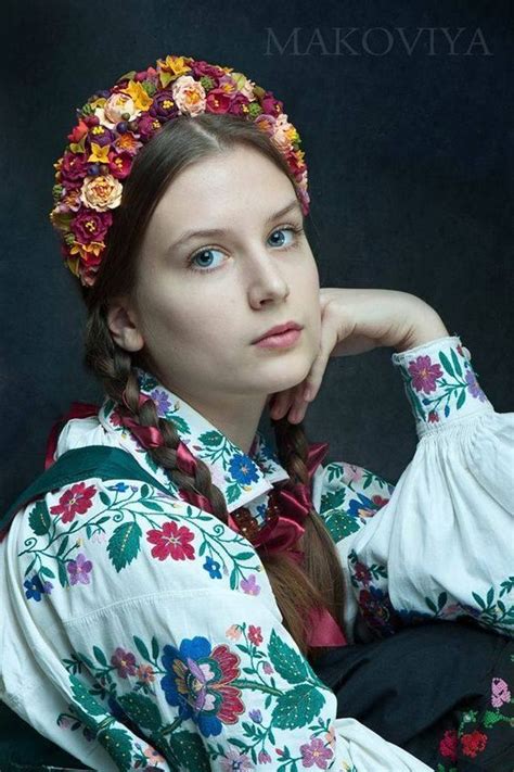 Маковія ukrainian beauty folk beauté russe mode ethnique beau visage