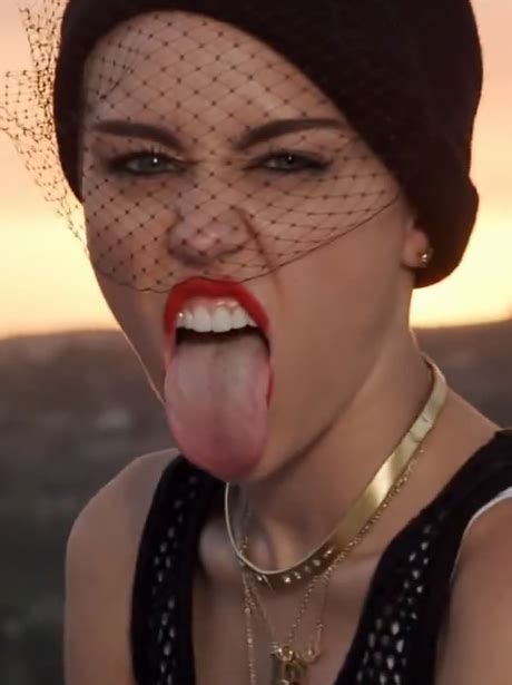 10 Miley S Do You Like How Long My Tongue Is Face