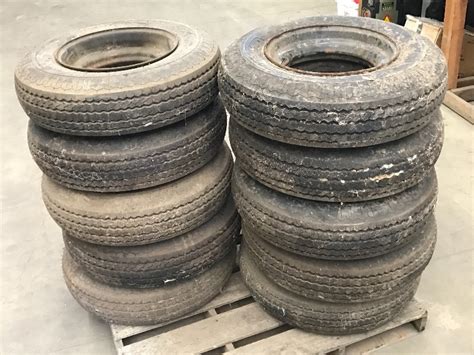 lot   mobile home wheels tires le july consignments  bid