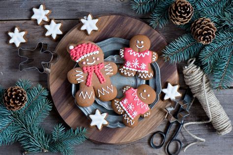 cookies baking gingerbread men figures dessert sweets food