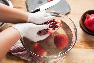 clean  pomegranate ehow