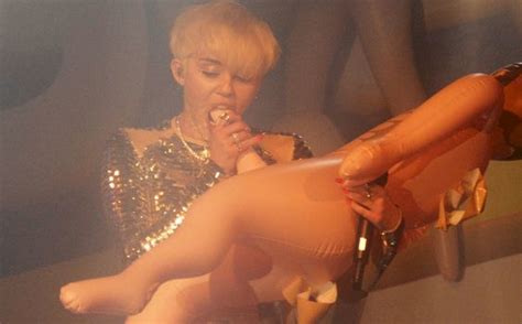 miley blowjob thefappening pm celebrity photo leaks