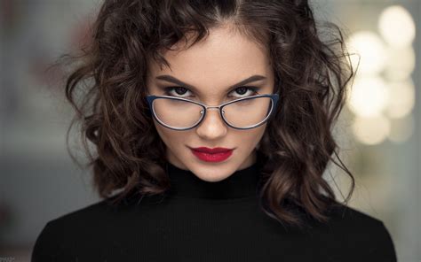 Brunette With Red Lips With Glasses On Her Face Wallpapers