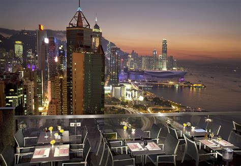 the 14 best rooftop bars in hong kong for outdoor drinking