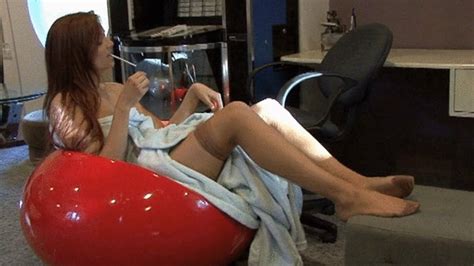 Jayden Coles Sexy Smokin Of 120s In Her Round Red Chair Bobs
