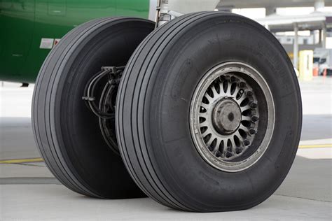 images car wheel aircraft vehicle drive close bumper wheels rim roll large