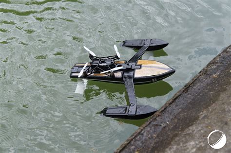 prise en main du parrot hydrofoil drone lhybride hydroptere quadricoptere frandroid