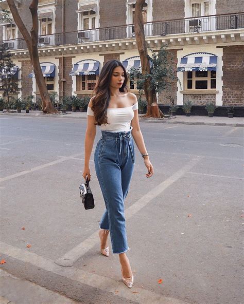 White Colour Outfit Ideas 2020 With Jean Short Mom Jeans Crop Top