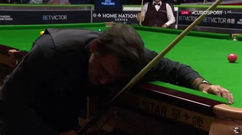 ronnie o sullivan headbutts snooker table in anger after