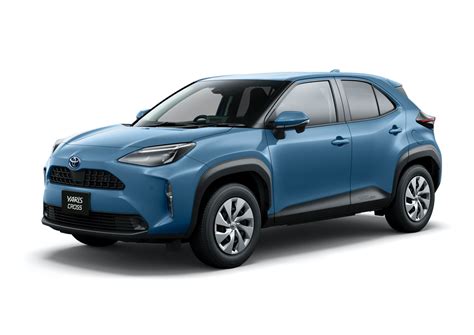 toyota yaris cross launches  japan  year   europe starts   carscoops