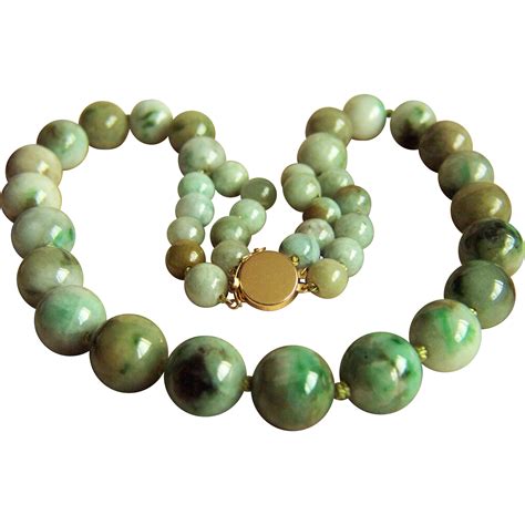 extremely rare vintage large natural jadeite jade beads  necklace