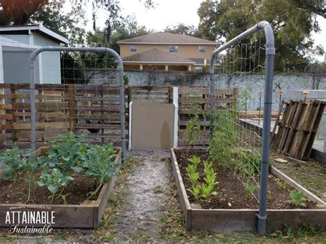 pallet chicken run diy pallet fence extension