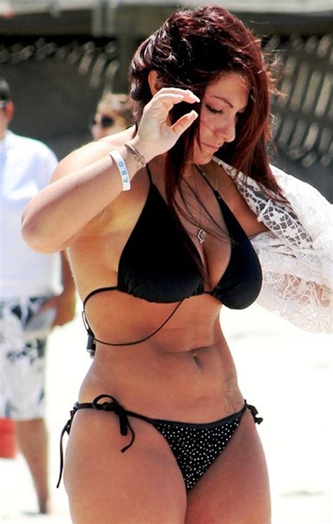 deena cortese from jersey shore shows her big tits and ass in a bikini