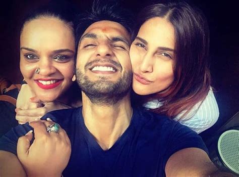 Ranveer Singh And Vaani Kapoors Chemistry Will Make You Restless For