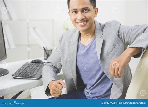 young business owner   office stock image image  employment