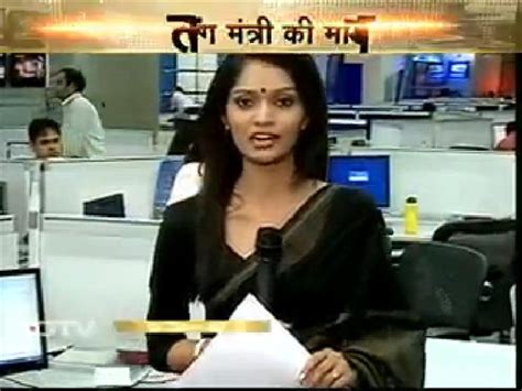 spicy newsreaders sexy pooja bhardwaj in saree of ndtv india