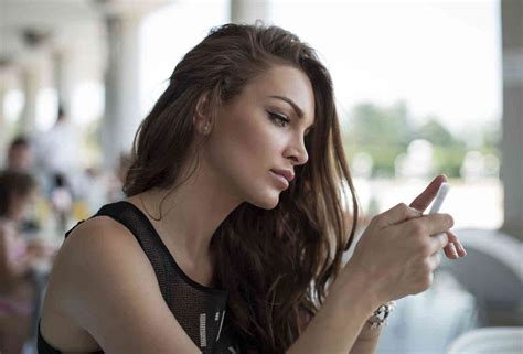 10 things to do instead of texting him slutty girl problems