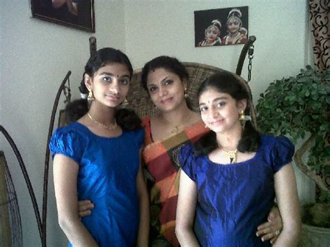 asha sarath with her daughters veethi