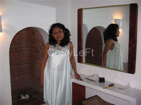 sri lankan hot girl in panty beauti full adies photo