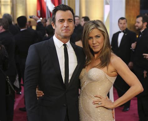 Is Jennifer Aniston Pregnant With Twins Justin Theroux S Wife