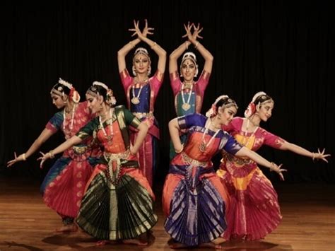 bharatanatyam dance unique identification features