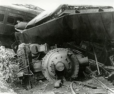 extra   story   rockport train wreck
