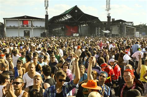 File Loveparade 2010 Duisburg Germany 5