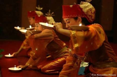 tari piring padang west sumatra indonesia traditional dance pin…