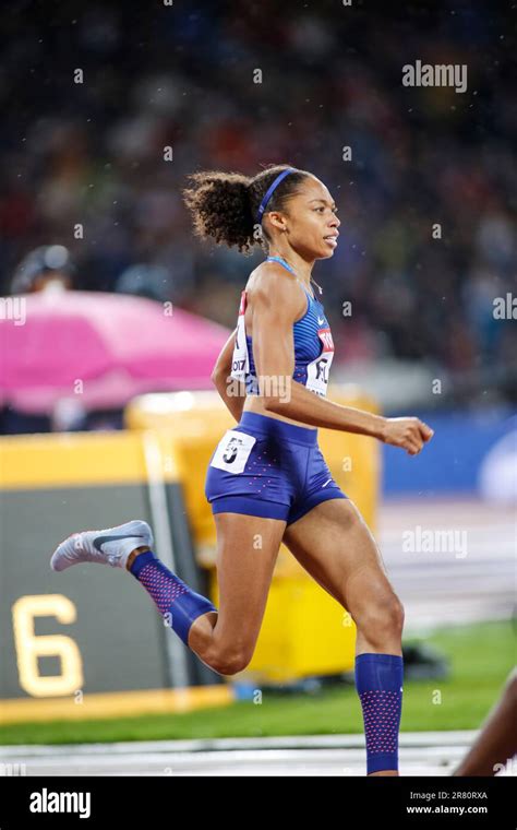 Allyson Felix Participating In The 400 Meters At The World Athletics