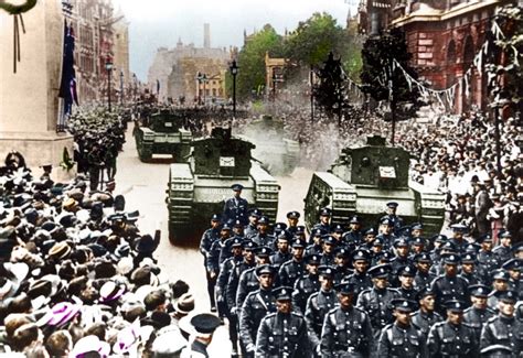 remarkable images show      world war  colour bt