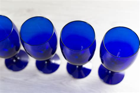 5 Blue Wine Glasses 16oz Cobalt Blue Vintage Cocktail Pedestal