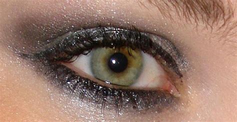 La sua formula, oltre a nutrire a . Mascara Colorato Occhi Verdi : Solo Su Bellezza By Excite IT