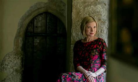 wednesday s best tv six wives with lucy worsley in plain sight