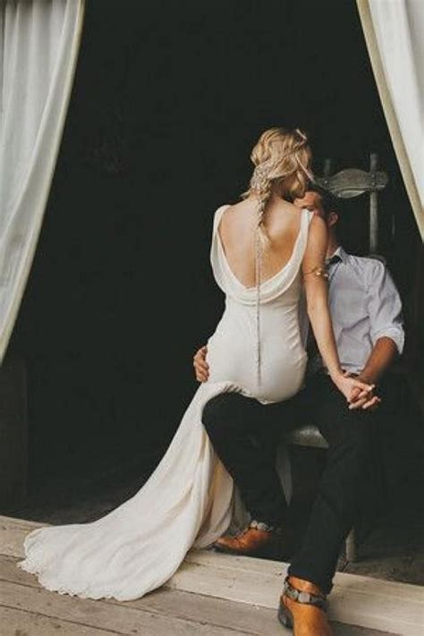 21 Wedding Photos Too Sexy Not To Have