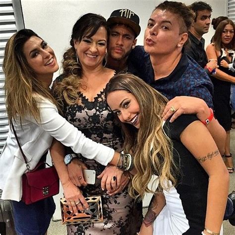 neymar family pictures wife  son siblings father mother