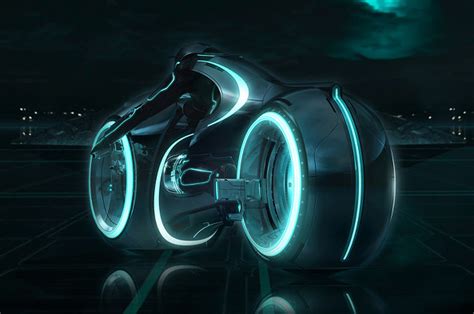 Evolve Xenon Is A Real Life Tron Light Cycle