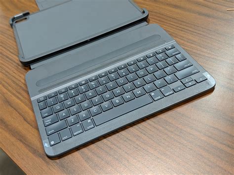 logitech slim folio pro keyboard  ipad apple   review techwelike