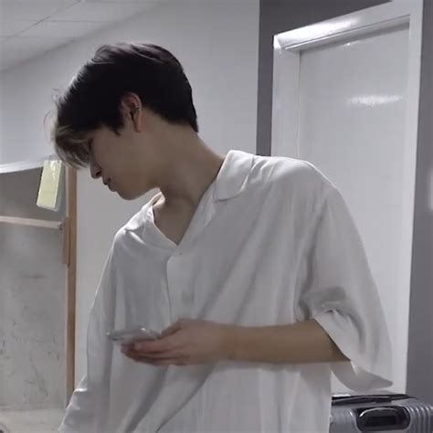 N ̈ On Twitter Messy Haired Seungmin With This Messy White Shirt 😵‍💫😵‍💫