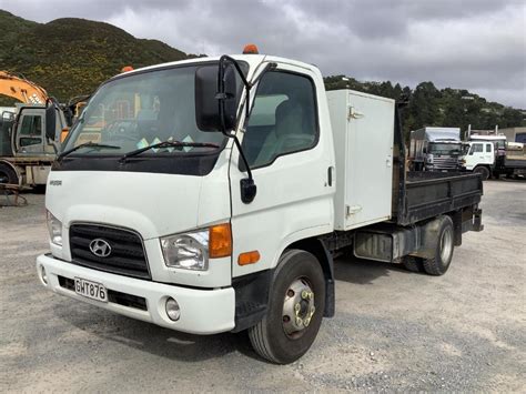 hyundai hd   turners trucks machinery  sale  turners