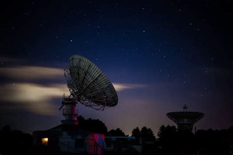 astronomers discover     circular radio objects  deep space