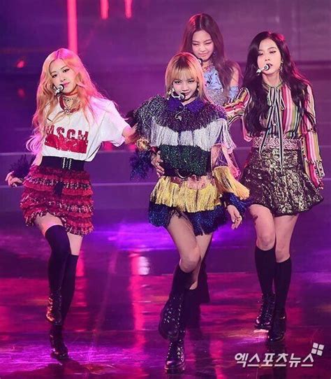 Blackpink S Performance Outfit And More At Gaon Chart