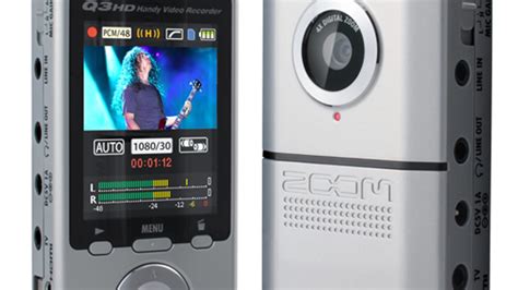 zoom qhd handy video recorder shoots p   stereo mics  match