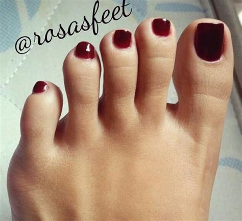 Pin By Vinodkhude Vinodkhude On Bare Pretty Toes Feet Nails