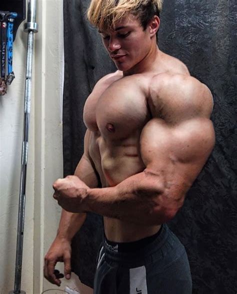 morphs  hardtrainer page  artists showcase muscle growth forums bodybuilding