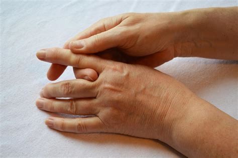 Stiff Fingers Causes Treatment And Stretches