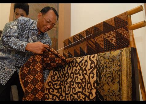Galeri Batik Antara Foto