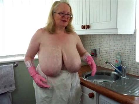 my nifty older russian white wife does kitchen work
