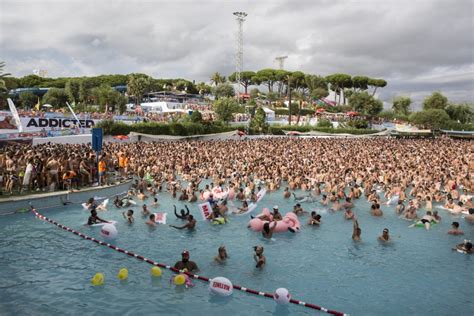 la water park party macrofiesta del circuit festival de barcelona en imagenes murcia en ambiente